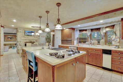 17 Emerald Drive Morganville NJ 07751
