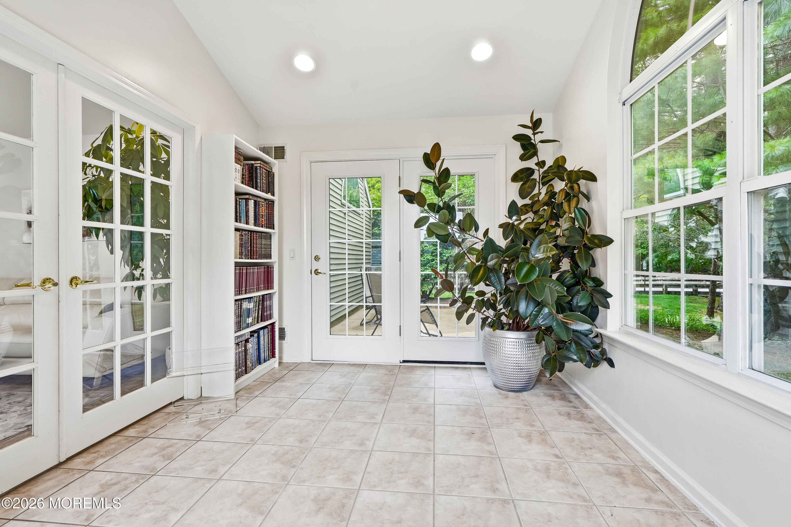 39 Valley Stream Lane Lakewood NJ 08701