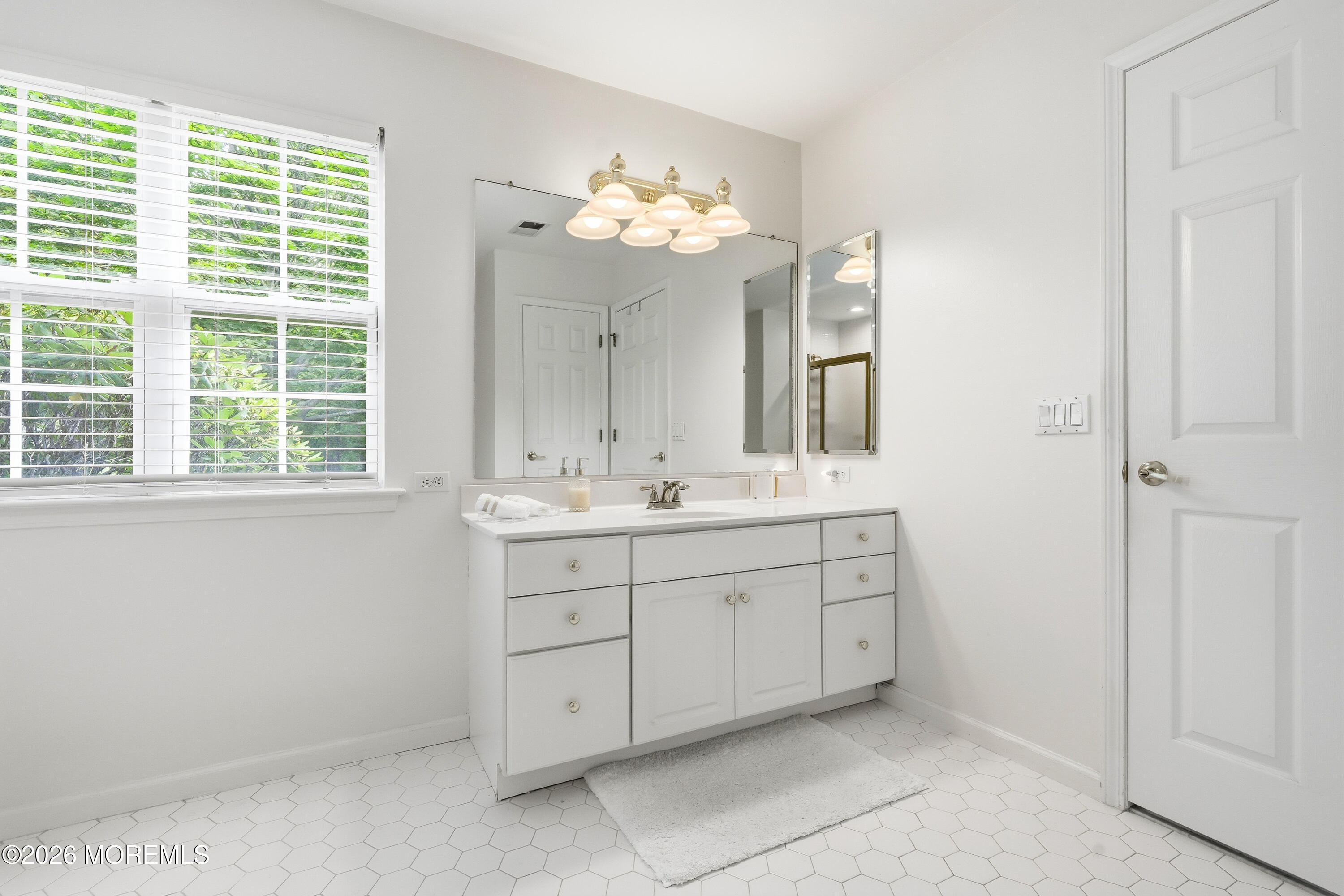 39 Valley Stream Lane Lakewood NJ 08701