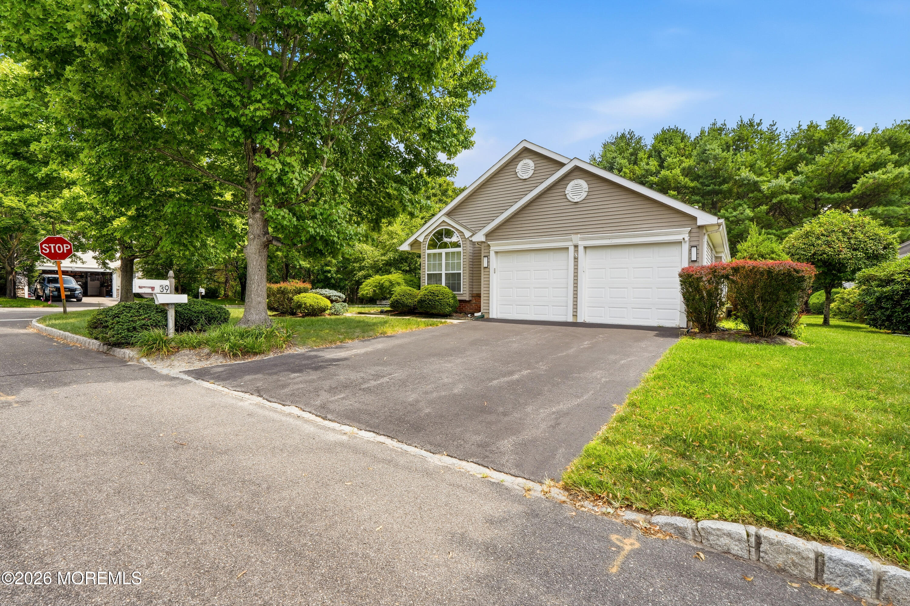 39 Valley Stream Lane Lakewood NJ 08701