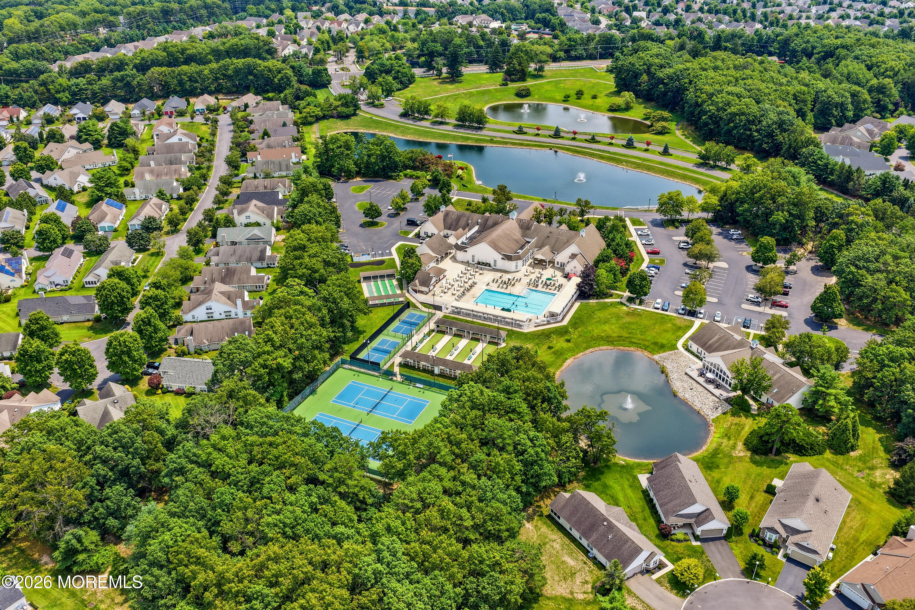 39 Valley Stream Lane Lakewood NJ 08701