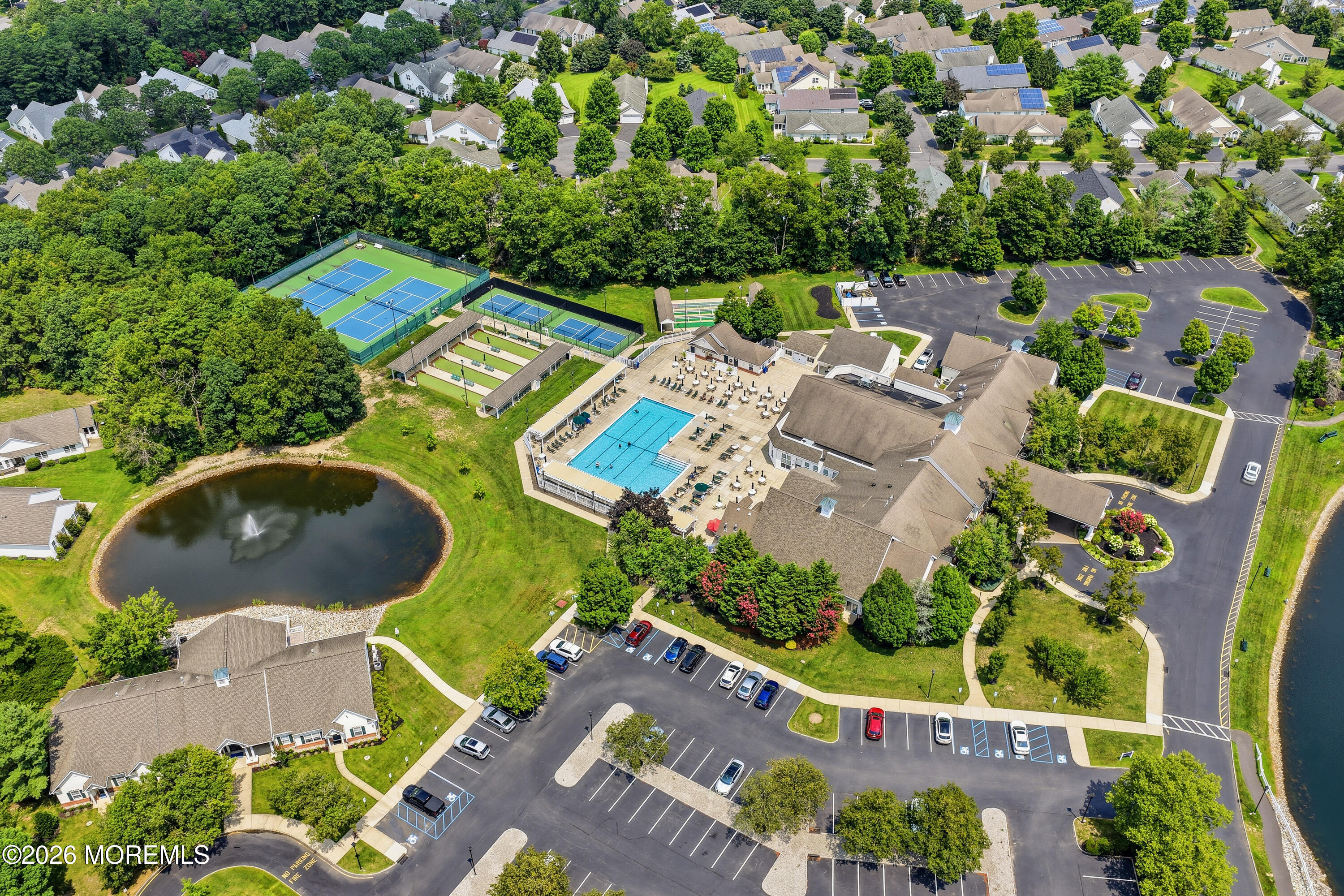 39 Valley Stream Lane Lakewood NJ 08701