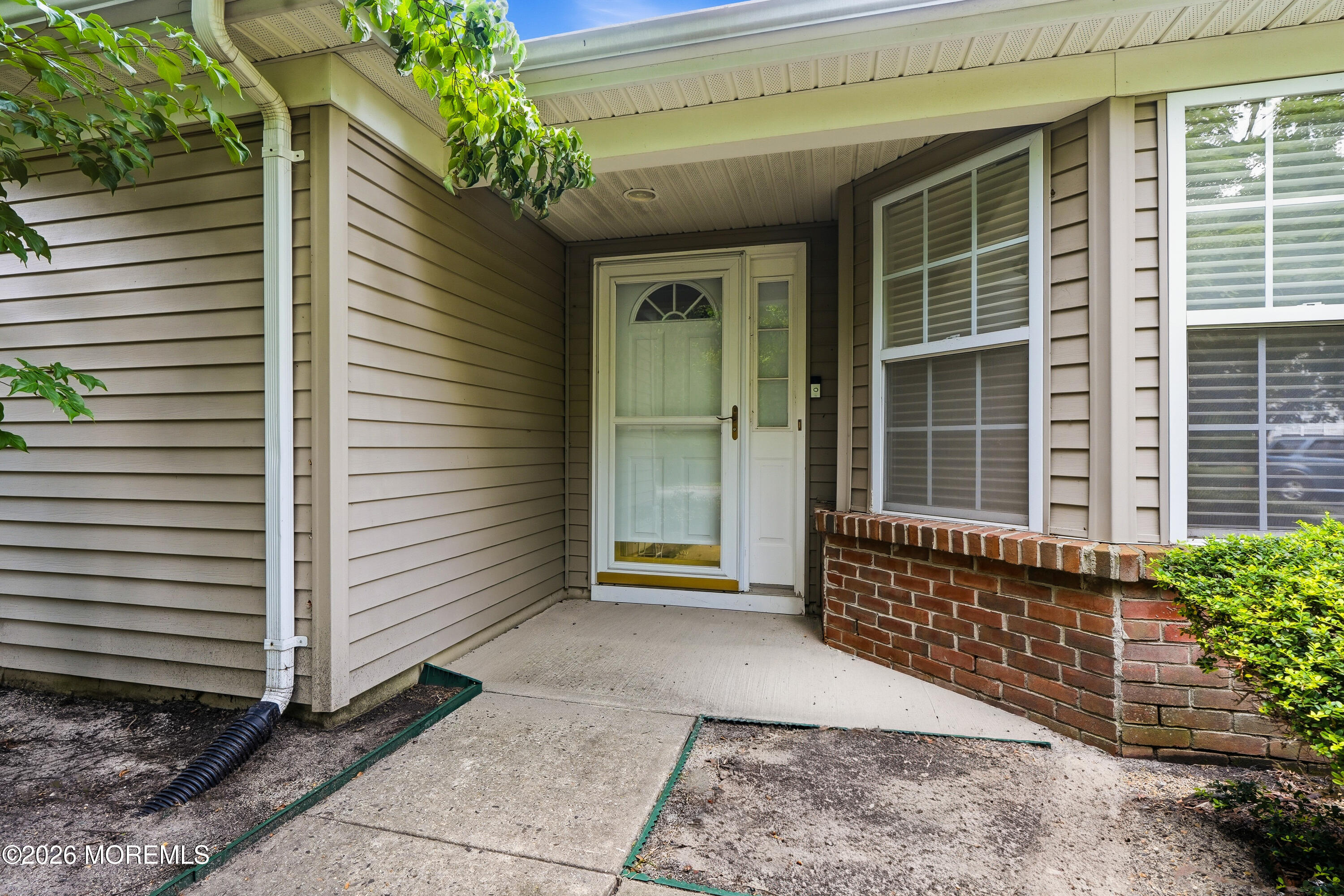 39 Valley Stream Lane Lakewood NJ 08701