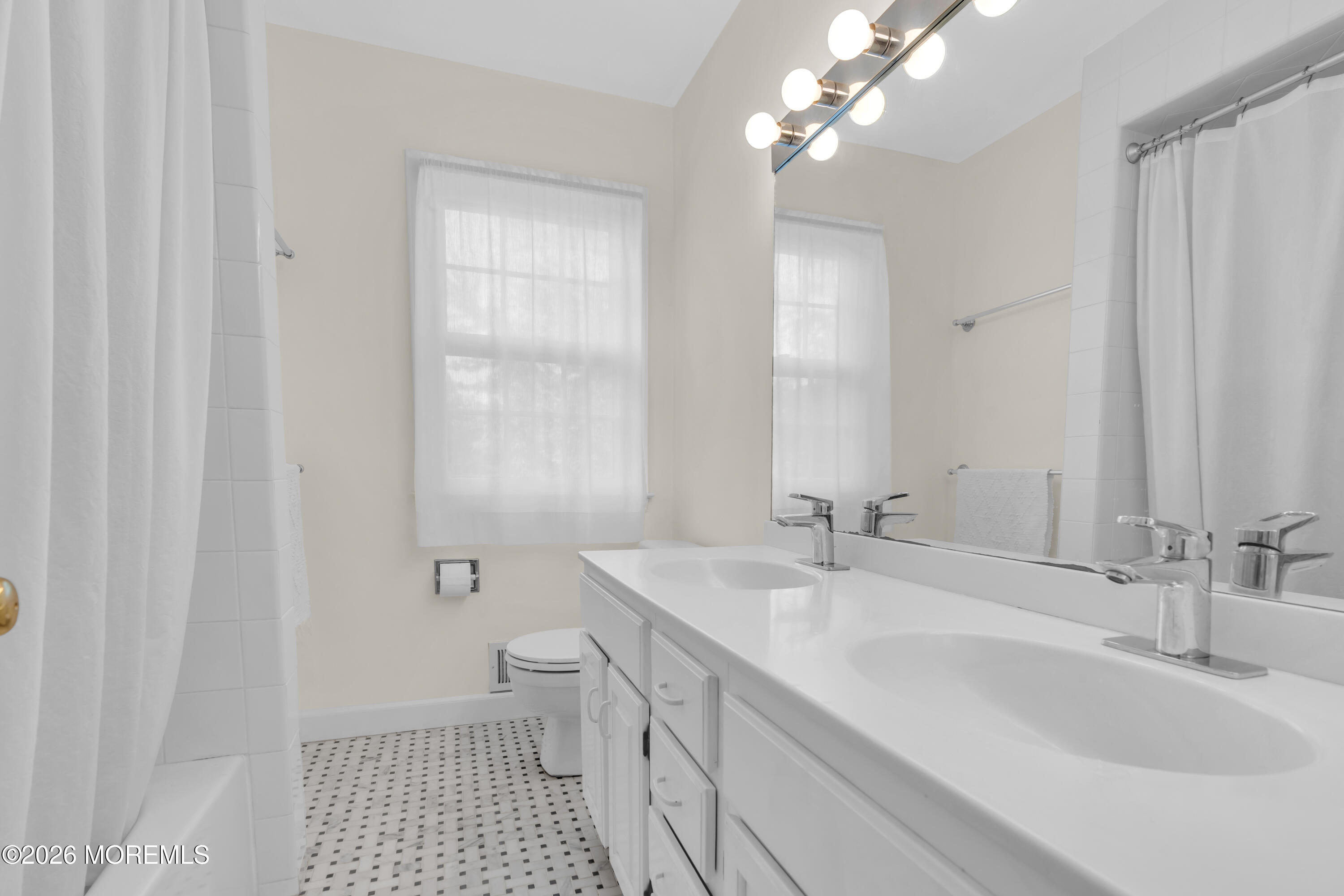 27 Circle Lane Little Silver NJ 07739