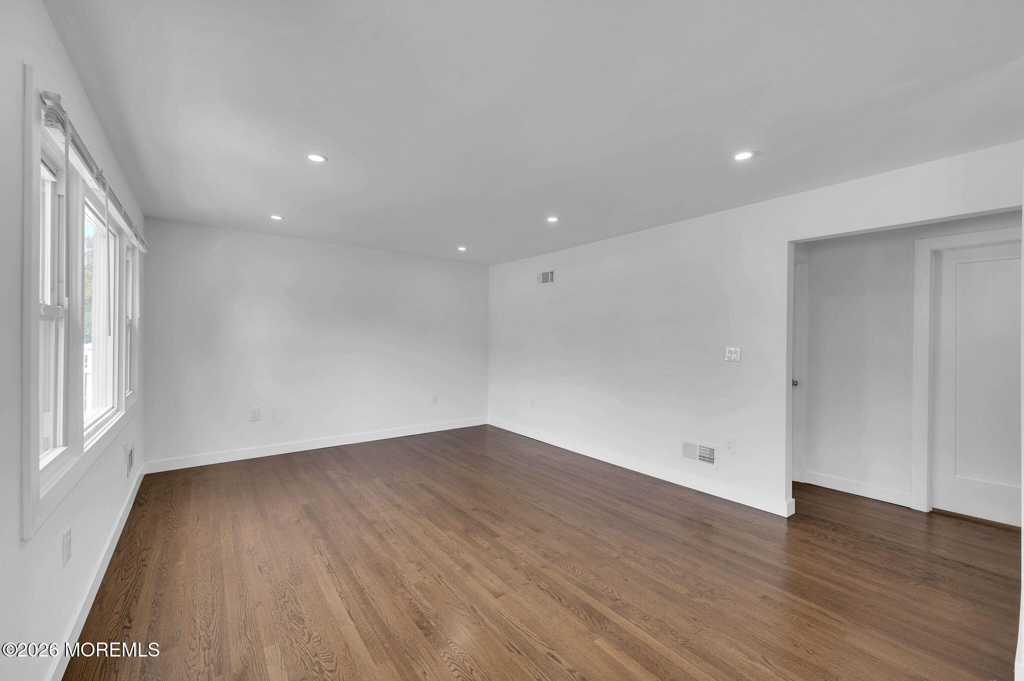 27 Terry Lane Tinton Falls NJ 07724