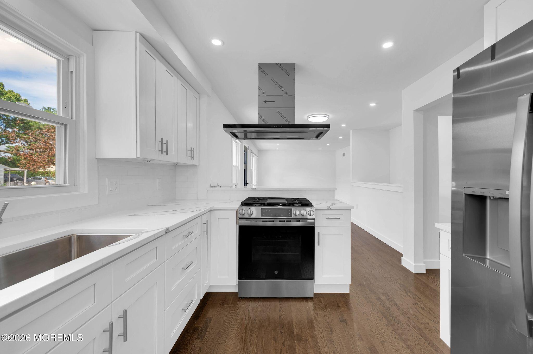 27 Terry Lane Tinton Falls NJ 07724
