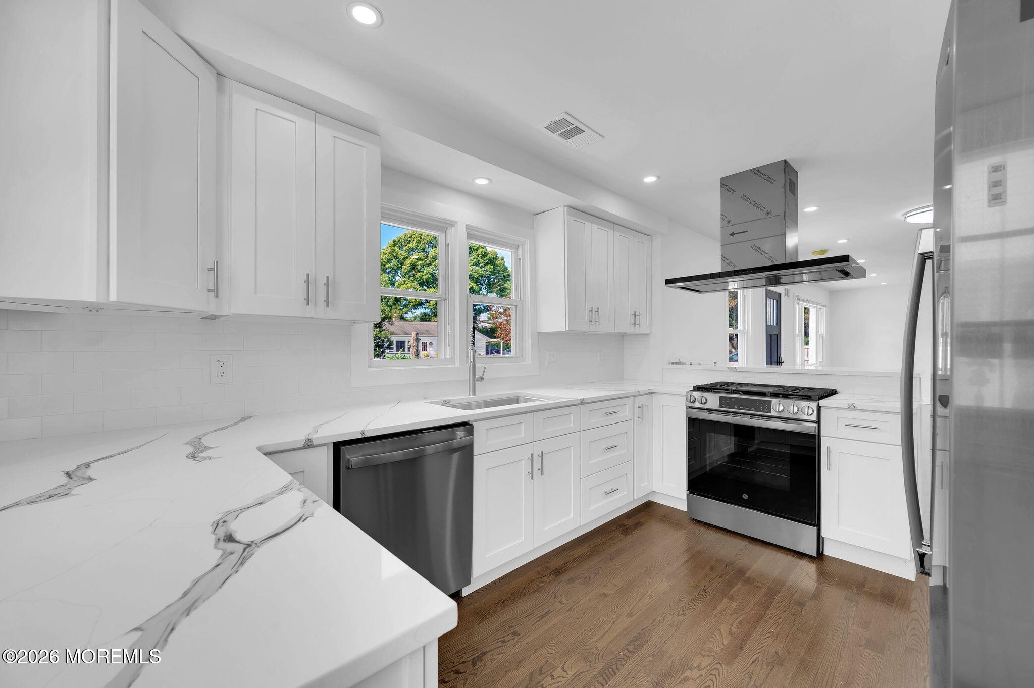 27 Terry Lane Tinton Falls NJ 07724