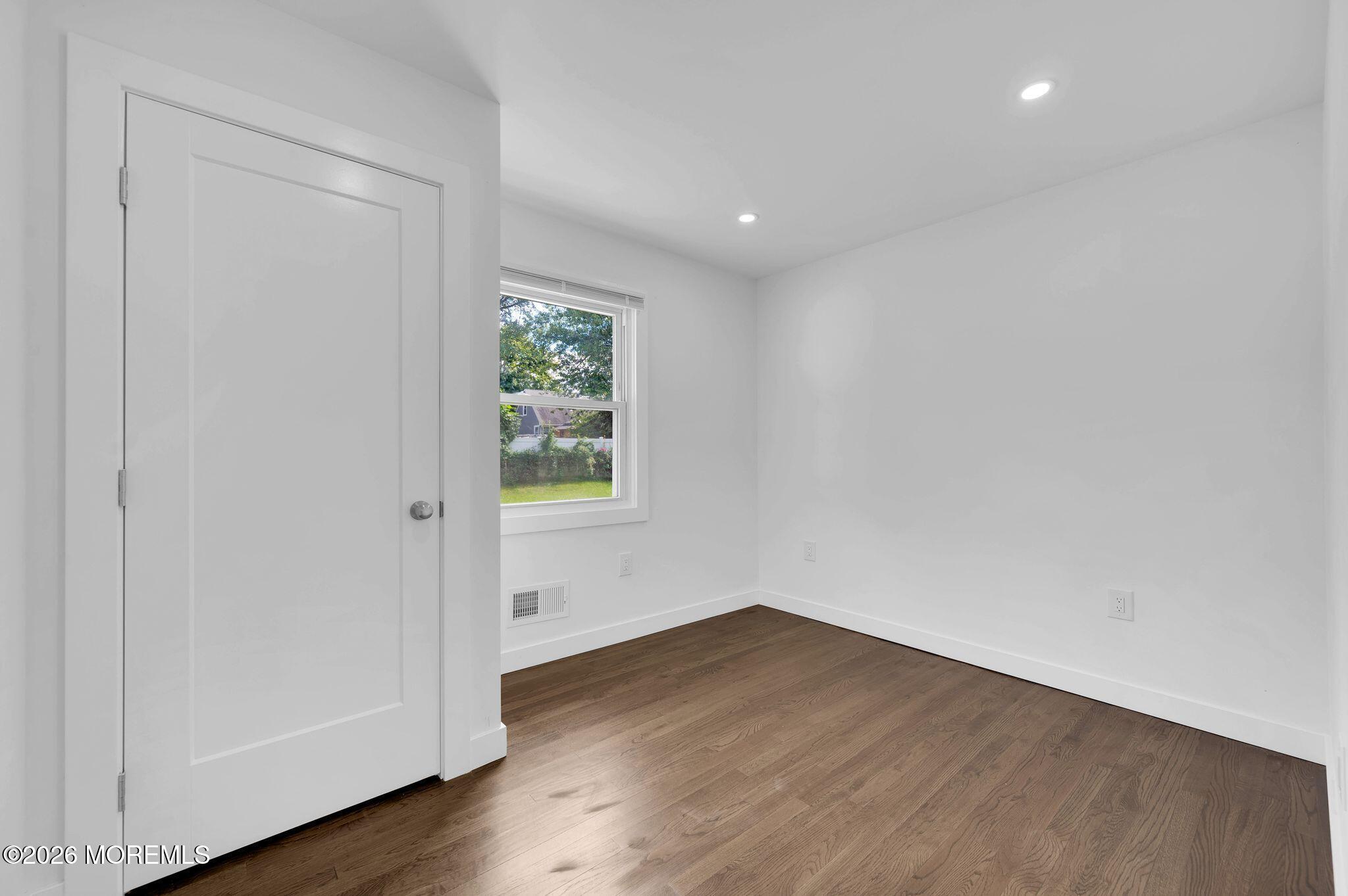27 Terry Lane Tinton Falls NJ 07724
