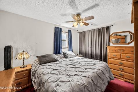 31 W Shore Drive Southampton NJ 08088