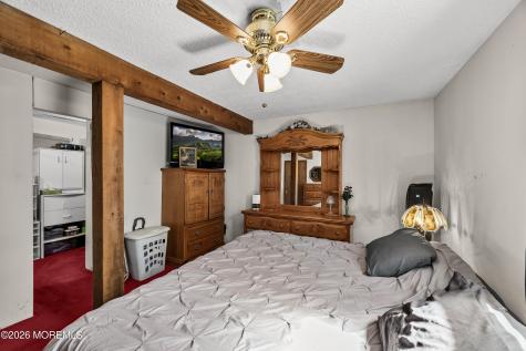31 W Shore Drive Southampton NJ 08088