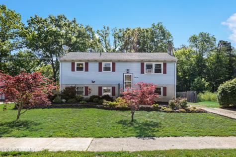 31 W Shore Drive Southampton NJ 08088