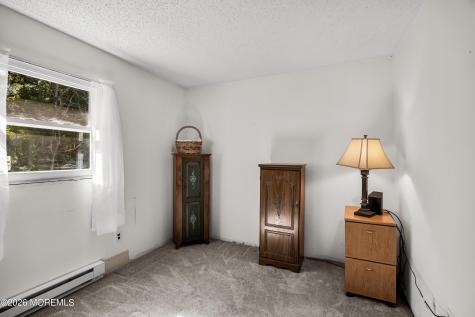 31 W Shore Drive Southampton NJ 08088