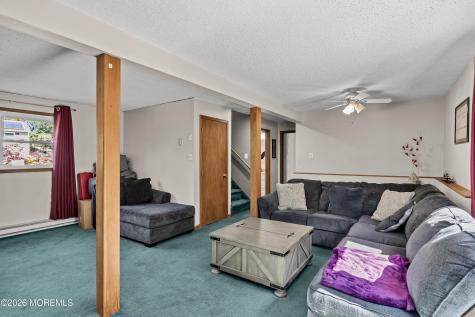 31 W Shore Drive Southampton NJ 08088