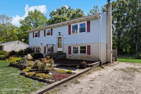 31 W Shore Drive Southampton NJ 08088