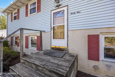 31 W Shore Drive Southampton NJ 08088