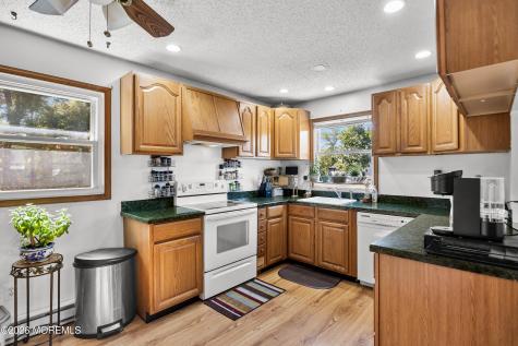 31 W Shore Drive Southampton NJ 08088