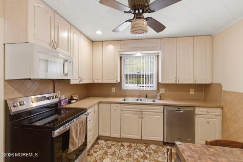 117 E Caranetta Drive Lakewood NJ 08701