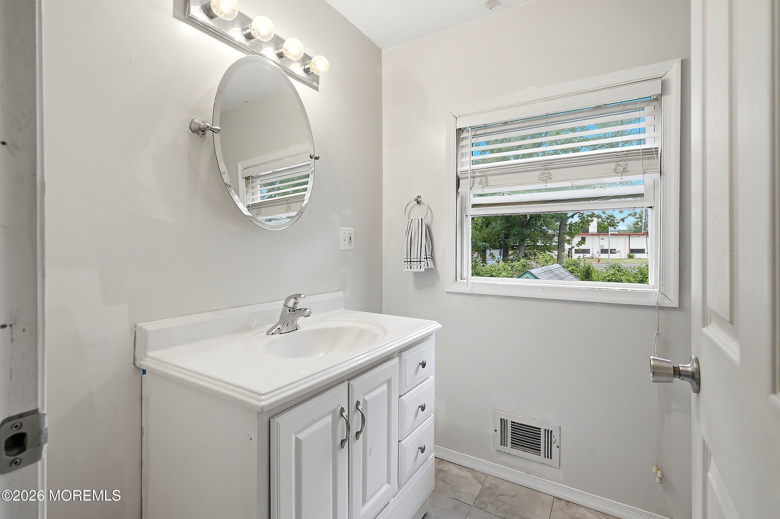 17 Darye Court Toms River NJ 08755