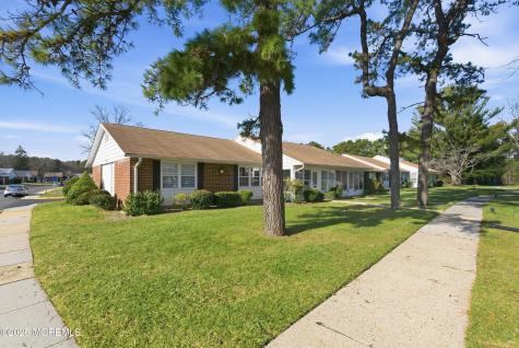 1015 Aberdeen Drive Lakewood NJ 08701