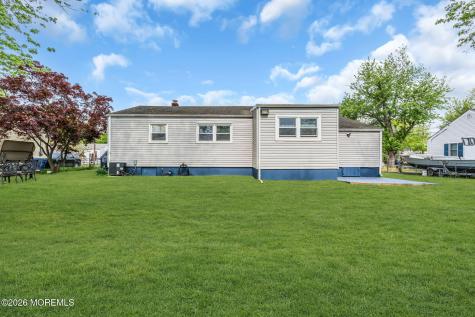 209 Ridge Avenue Belford NJ 07718