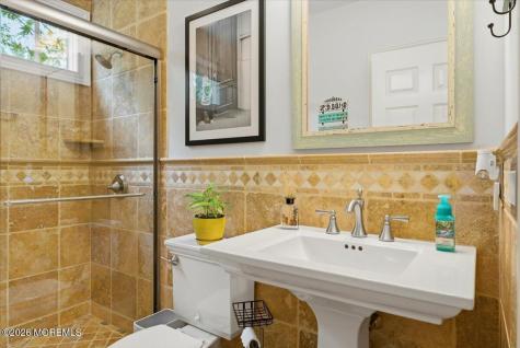 10 Red Hill Road Middletown NJ 07748