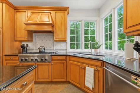 10 Red Hill Road Middletown NJ 07748