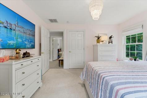 10 Red Hill Road Middletown NJ 07748