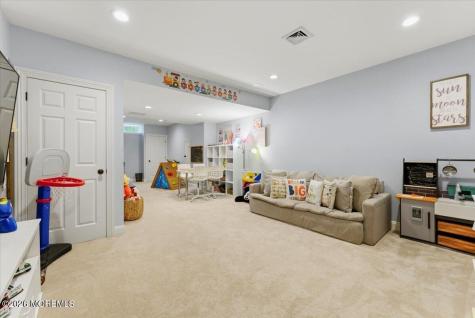 10 Red Hill Road Middletown NJ 07748