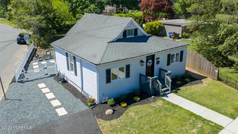 310 East Road Belford NJ 07718