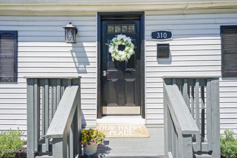 310 East Road Belford NJ 07718