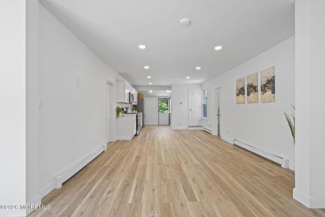 310 East Road Belford NJ 07718