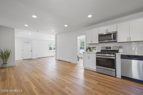 310 East Road Belford NJ 07718