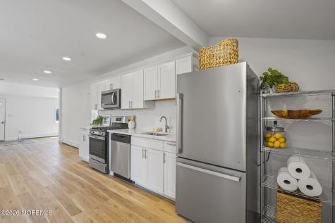 310 East Road Belford NJ 07718