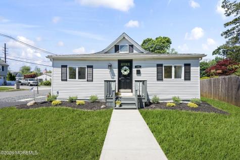 310 East Road Belford NJ 07718