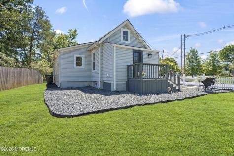 310 East Road Belford NJ 07718
