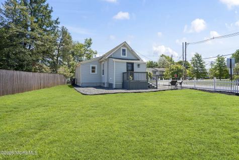 310 East Road Belford NJ 07718