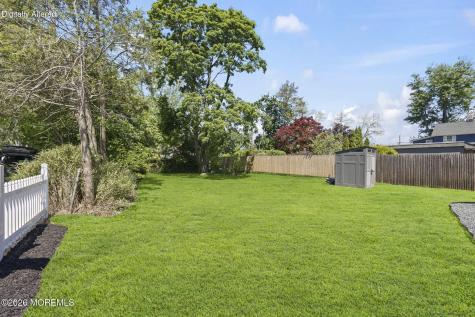 310 East Road Belford NJ 07718