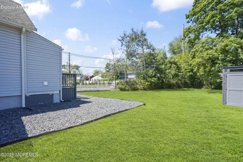 310 East Road Belford NJ 07718
