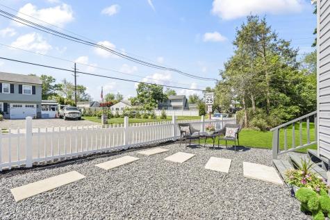 310 East Road Belford NJ 07718