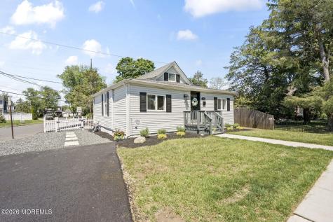 310 East Road Belford NJ 07718