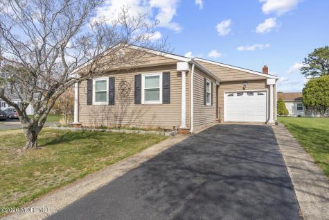 18 Innsbruck Drive Toms River NJ 08757