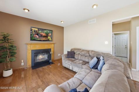 42 Hinton Street Sayreville NJ 08872