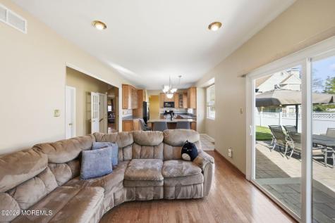 42 Hinton Street Sayreville NJ 08872