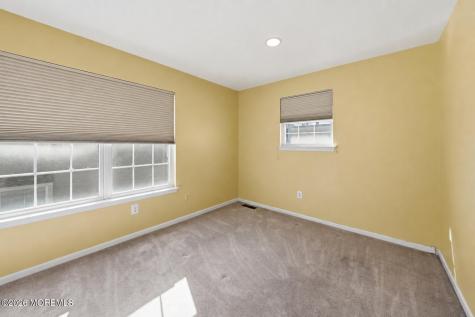 42 Hinton Street Sayreville NJ 08872