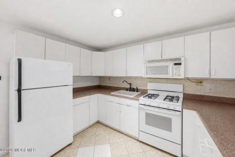 42 Hinton Street Sayreville NJ 08872