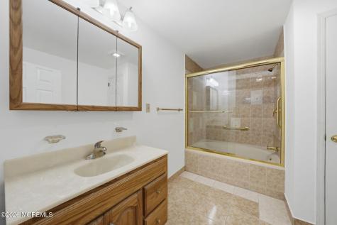 42 Hinton Street Sayreville NJ 08872