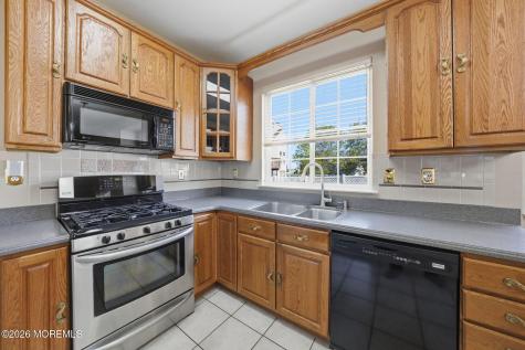 42 Hinton Street Sayreville NJ 08872