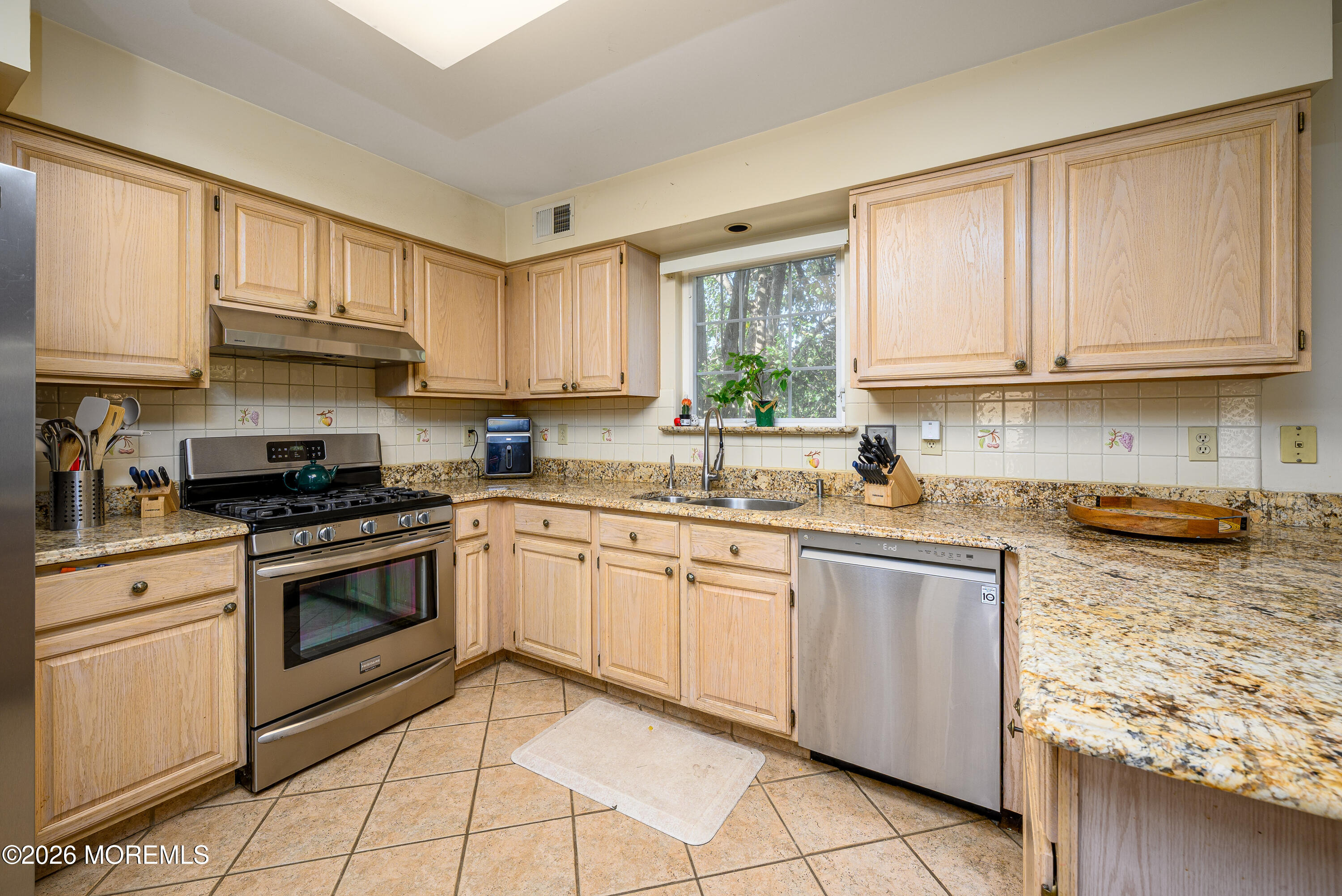 5 Hunters Green Court Howell NJ 07731