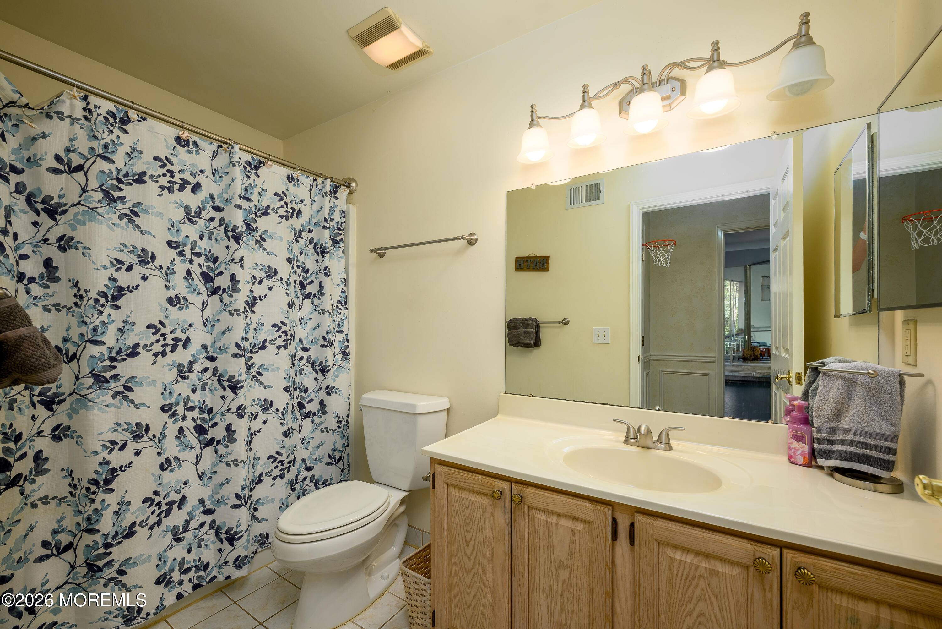 5 Hunters Green Court Howell NJ 07731