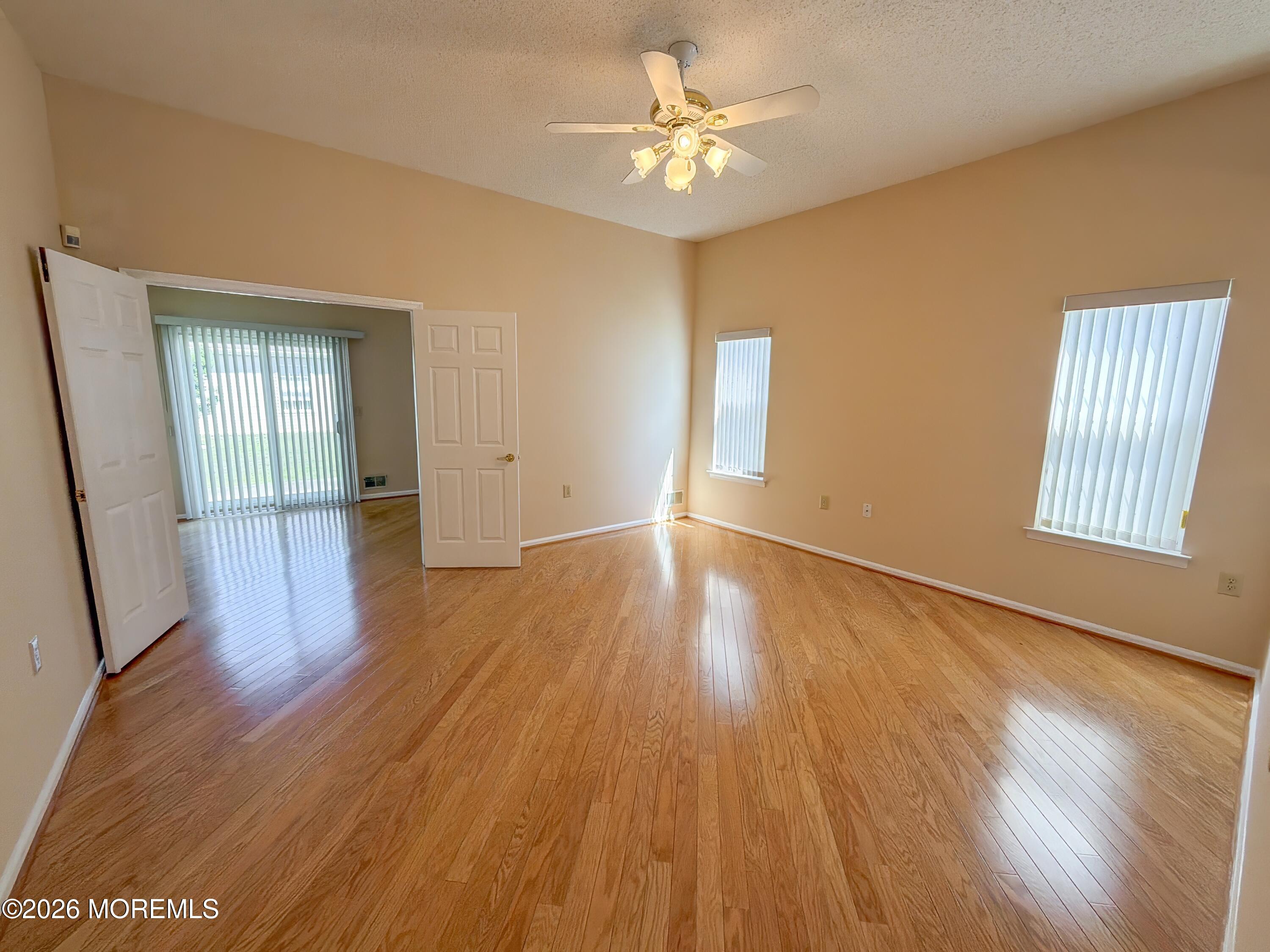 18 Eaton Court Jackson NJ 08527
